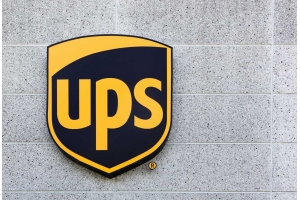 香港UPS特色服務(wù)震撼登場(chǎng)!全包價(jià)UPS卡板價(jià)免超長(zhǎng)超重附加費(fèi)，讓您物流更暢快